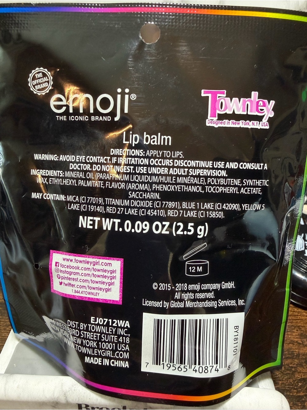 Lip Balm with Emoji Bag Charm - BLIND BAG - Picture 4 of 4